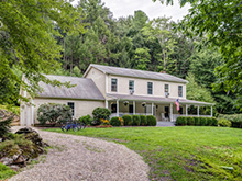 18 Tunnel Road, Roxbury
